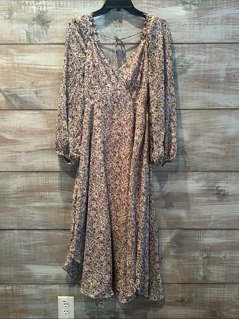 Like new ASTR THE LABEL floral maxi dress Size Small
